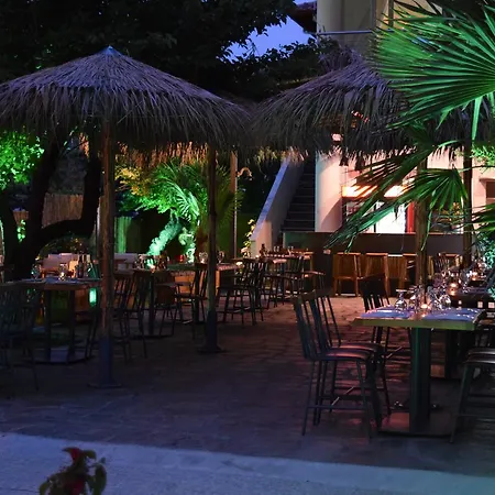 Astri Hotel